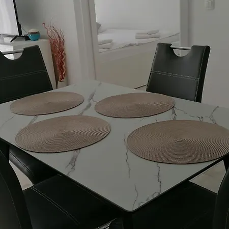 Apartamenty Mariela-Kolobrzeg Z Garazem Exterior photo