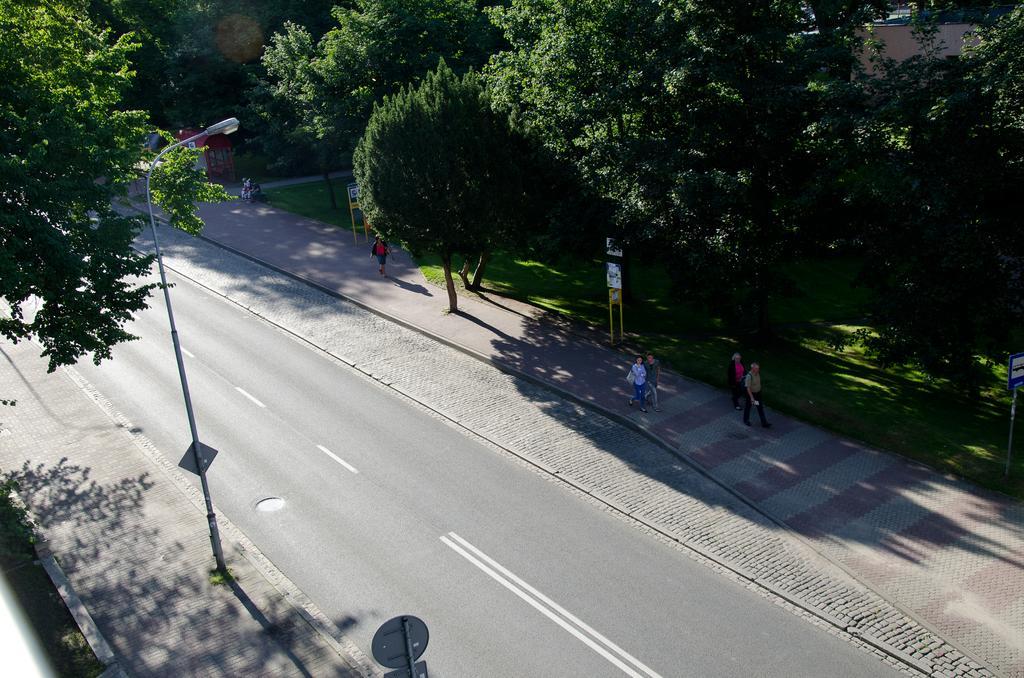 Mariela-kolobrzeg Z Garazem Apartmán